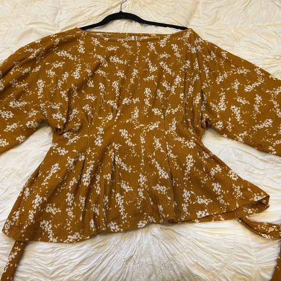Anthropologie Butterscotch Dolman sleeved top - Picture 3 of 10